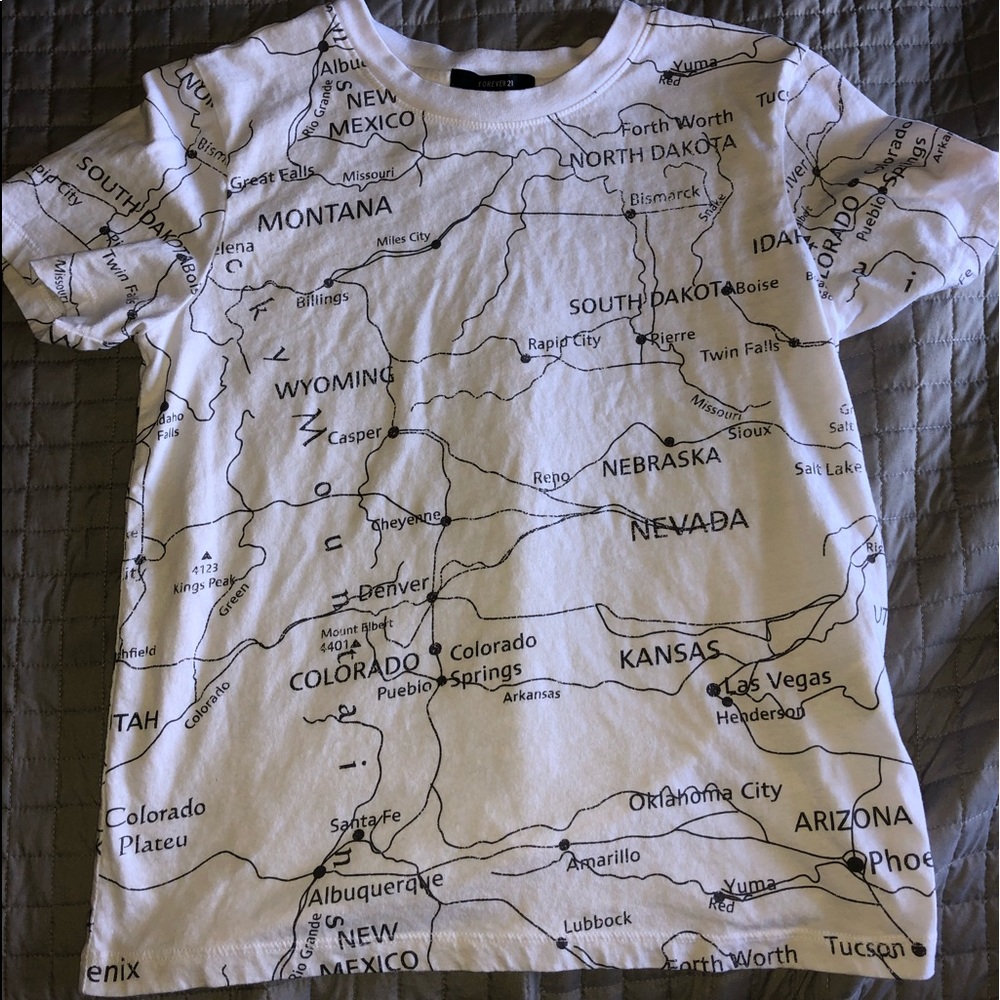 NWOT Forever 21 Maps T Shirt